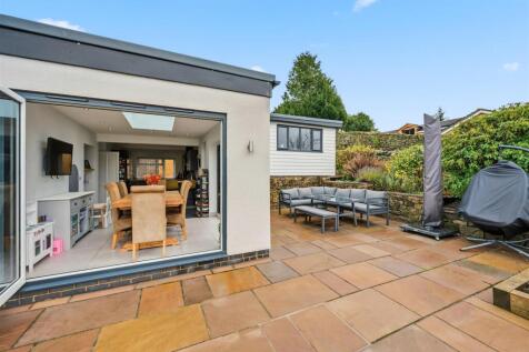 Dining Patio to dining area.jpg