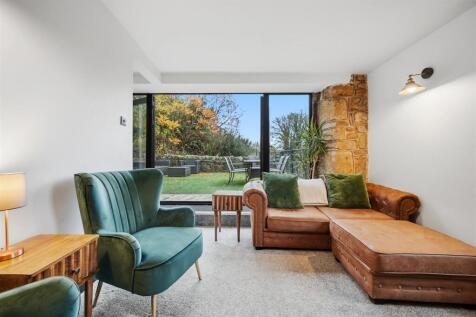 Sitting Room towards Garden Terrace.jpg