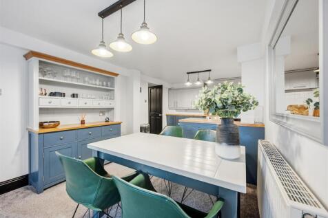 Dining Area to Kitchen.jpg