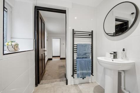 Bathroom towards Kitchen-Diner.jpg