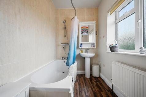 Bathroom - bath and sink.jpg