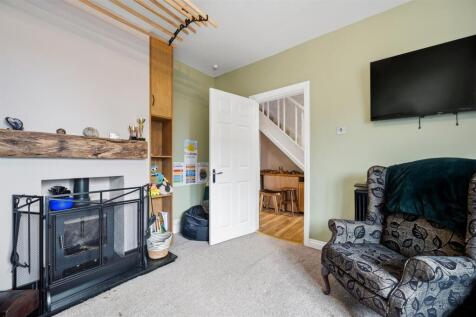 Sitting Room - fireplace.jpg