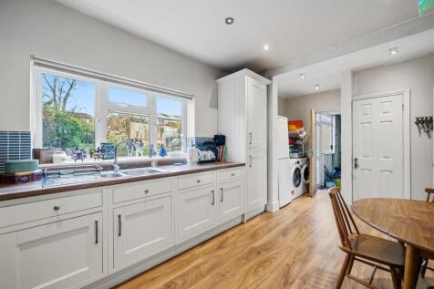 Dining Kitchen to window.jpg