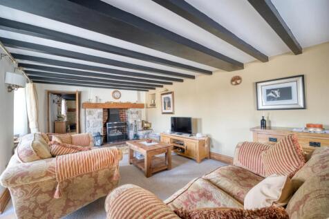 Sitting Room towards fireplace.jpg