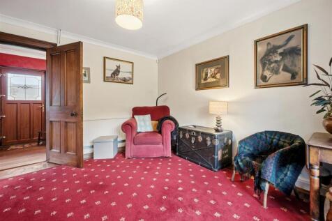 Dining Room to entrance hallway.jpg