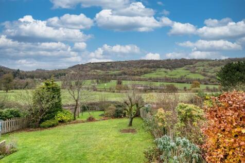 Rear Garden and countryside.jpg
