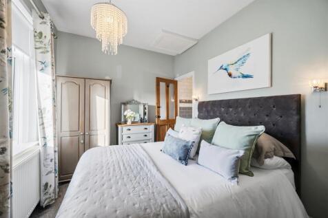 Bedroom Three to en-suite.jpg