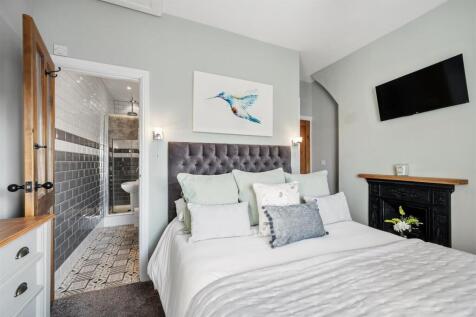 Bedroom Three and en-suite.jpg