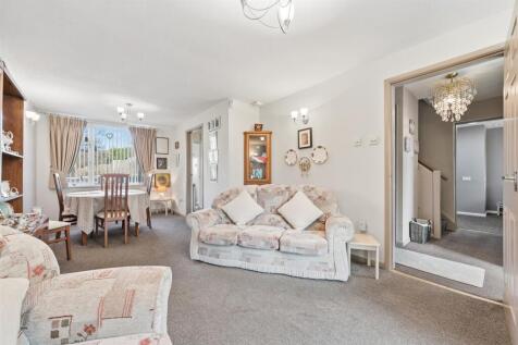 Lounge Diner to inner hallway.jpg