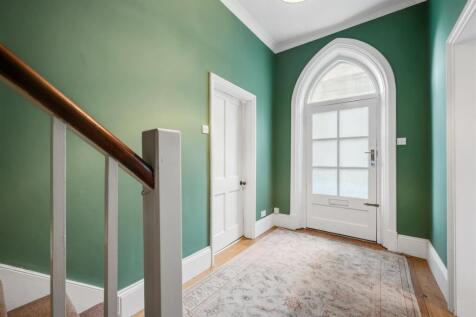 Entrance Hallway .jpg