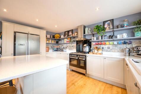 Kitchen - range and worktops.jpg