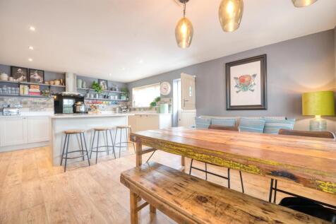 Dining table towards kitchen.jpg