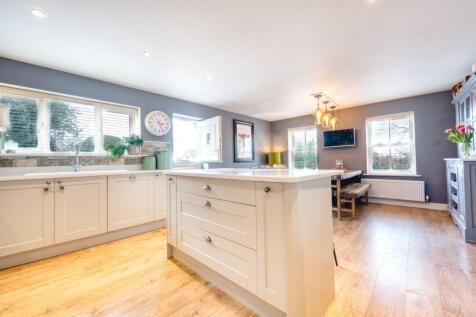 Kitchen towards stable door.jpg