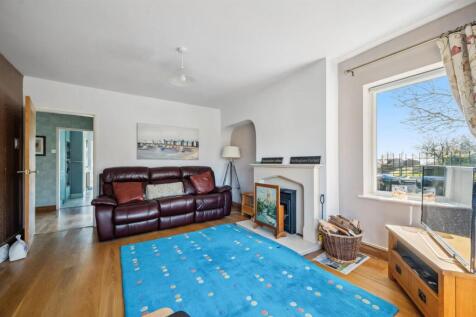 Sitting Room towards kitchen.jpg