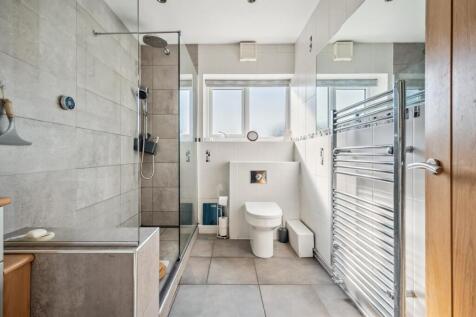 Shower Room.jpg