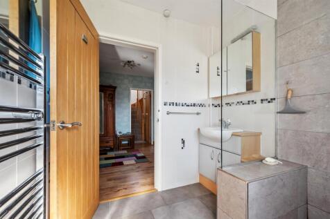 Shower Room - vanity unit.jpg