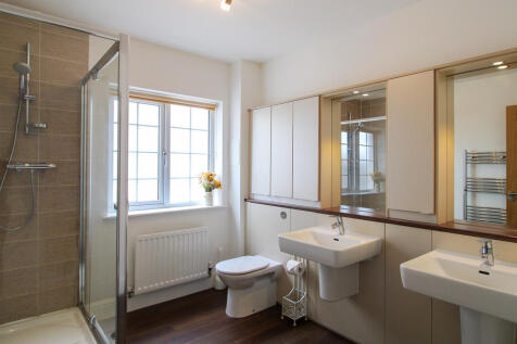 Master Ensuite