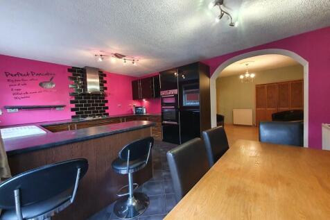Kitchen/Dining Ar...