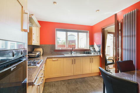 15. Kitchen angle...