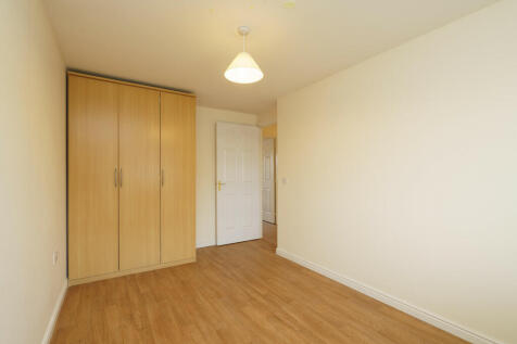 5. Bedroom 2 angl...