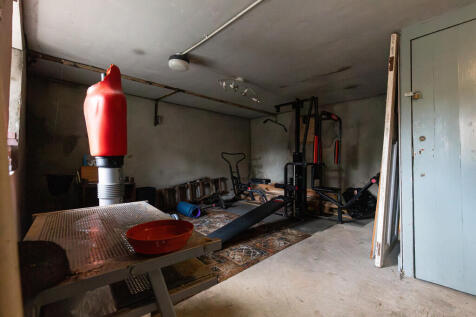Basement Gym (Che...