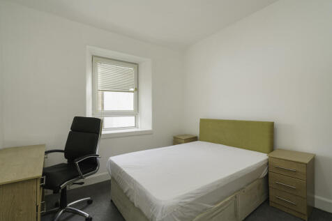 6. Bedroom 1 angl...