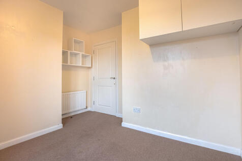 Bedroom4Angle2
