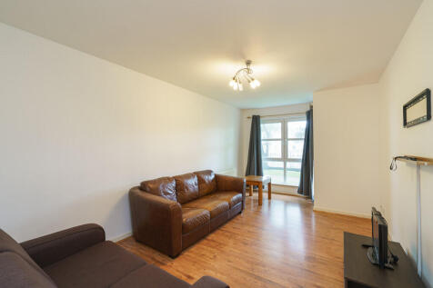 7. Living room an...