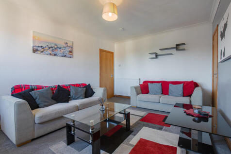 Livingroom Angle ...