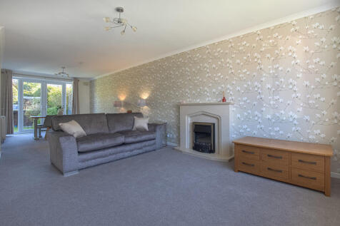 Livingroom Angle ...