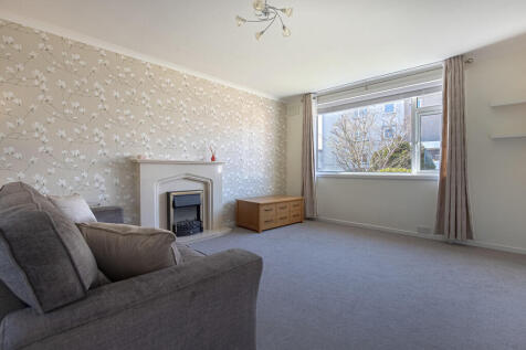 Livingroom Angle ...
