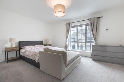 MasterBedroomAngl...