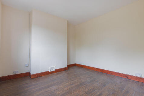Bedroom2Angle1