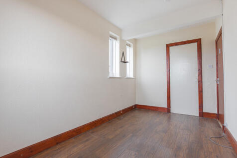 Bedroom3Angle2