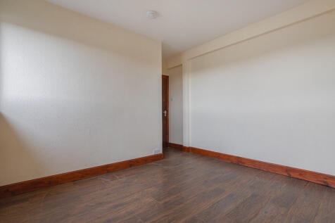 Bedroom4Angle2