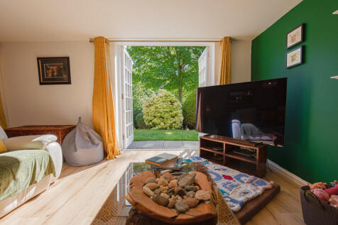 Livingroom-Square...