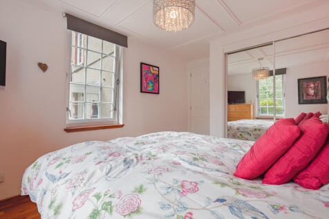 Bedroom1Angle2