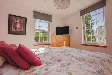 PinkBedroom-View