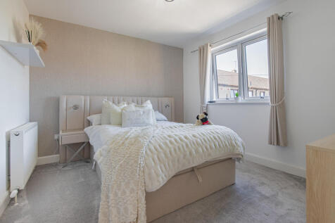 BedroomAngle1