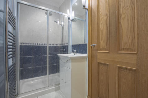 BathroomAngle2
