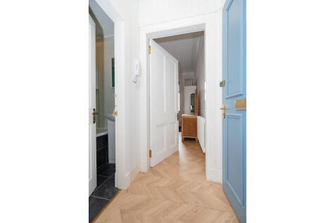 59 Esslemont Av 3