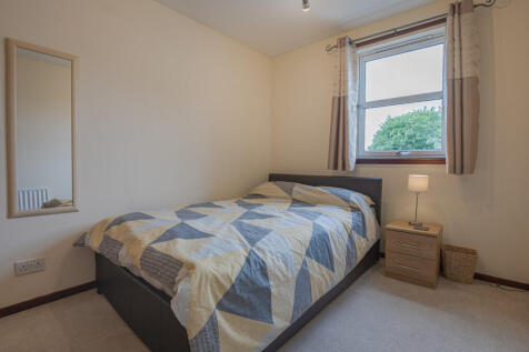 Bedroom2Angle1