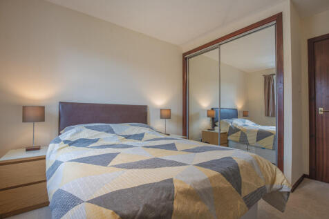 Bedroom1Angle2