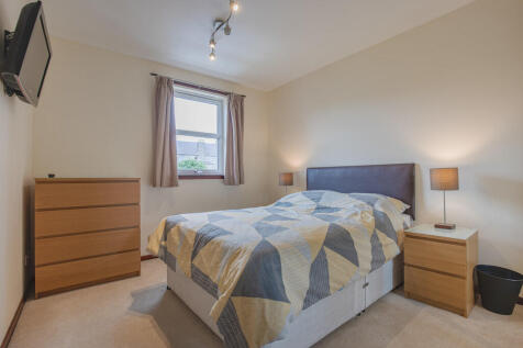 Bedroom1Angle1