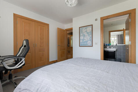 Bedroom2Angle2