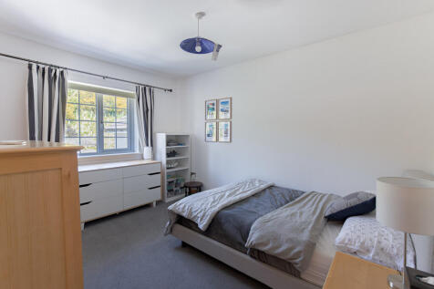 Bedroom4Angle1