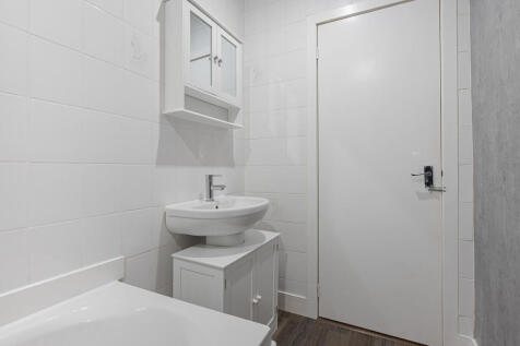 BathroomAngle2