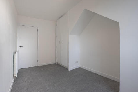 Bedroom1Angle2