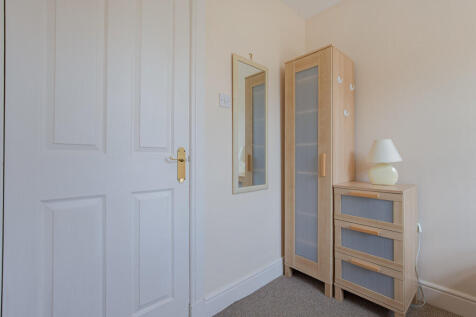 Bedroom1Angle2