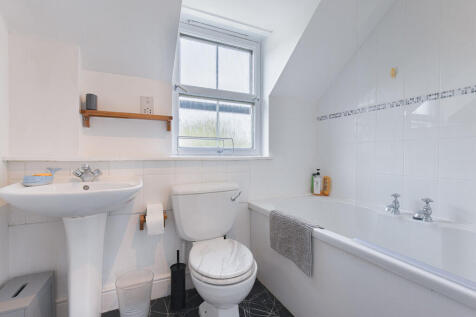 UpstairsBathroom